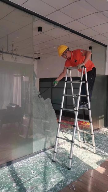 玻璃拆除